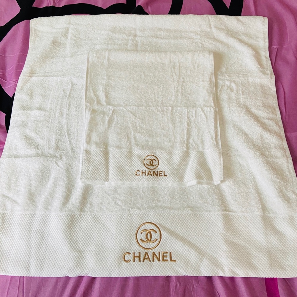 Chanel bathroom towels